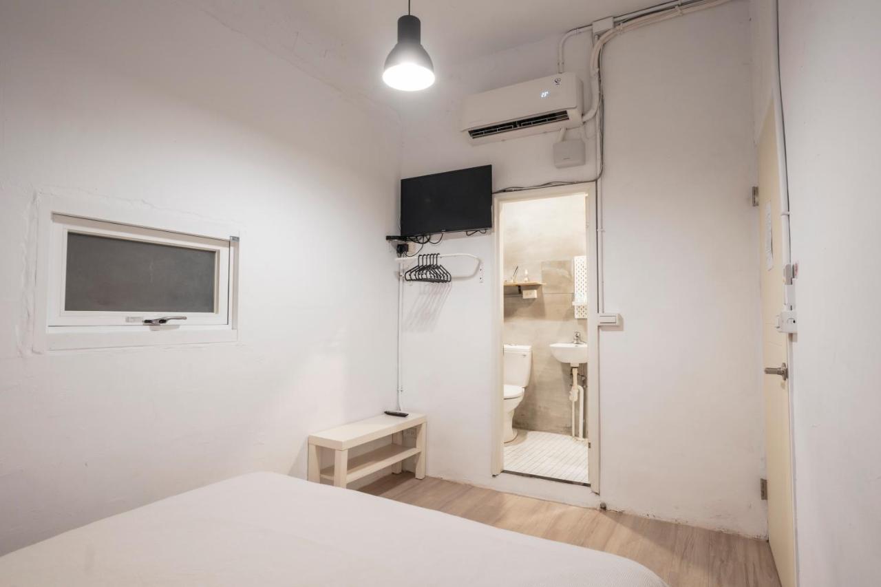 Ruifang Yi Hostel New Taipei City Exterior photo